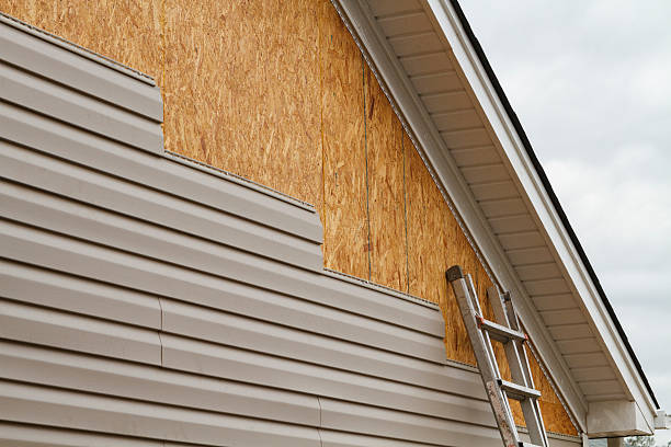 24/7 Emergency Siding Replacement experts in Granby, CT